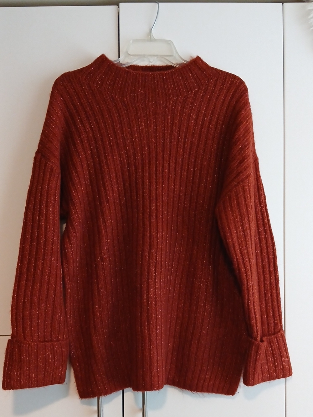 Old Navy Ribbed Crewneck Sweater in Rust
